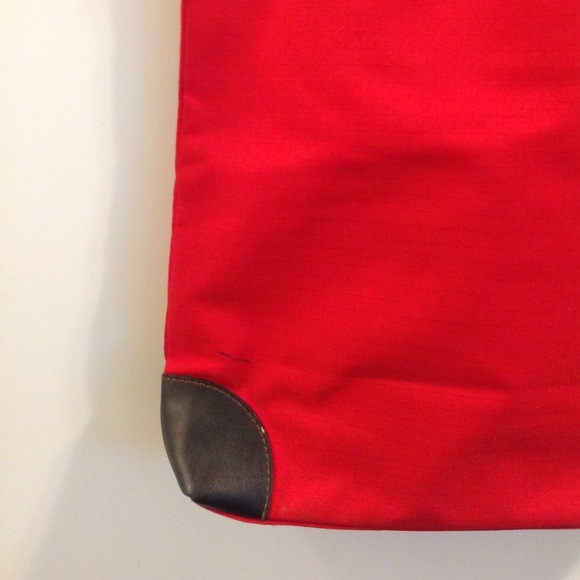 3/$25 TOMMY HILFIGER TOTE - Picture 4 of 5